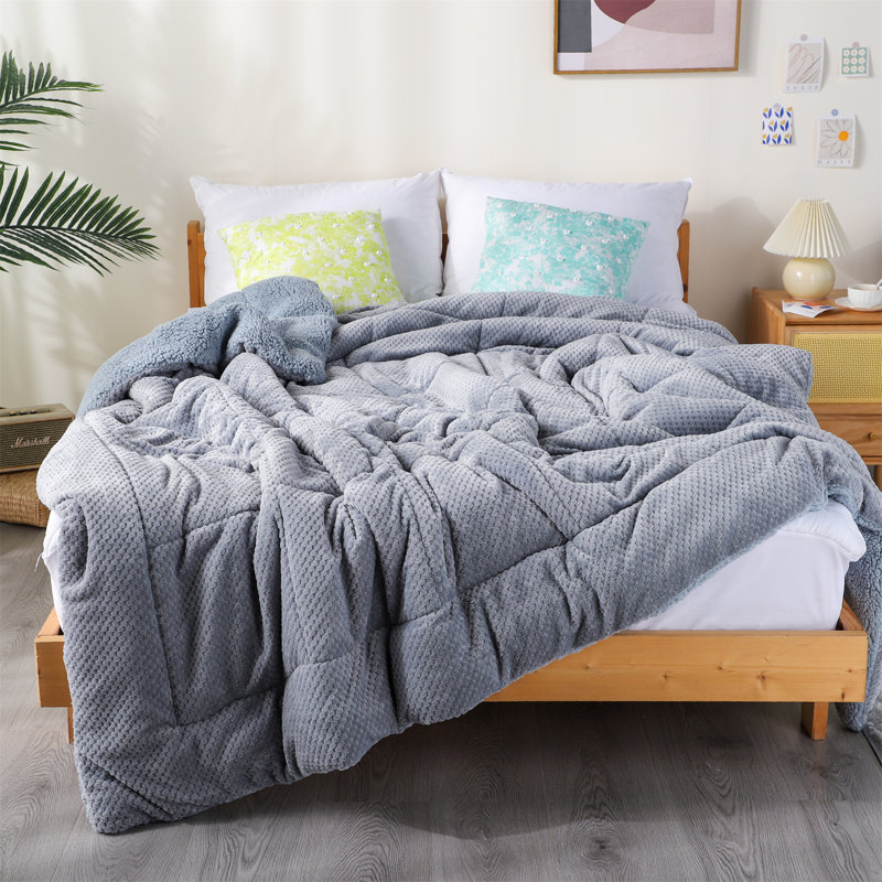 DOMDEC Luxury Flannel Fleece Comforter Plush Sherpa Back Machine